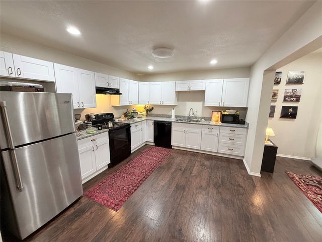 807 Kaufman Street, Waxahachie, TX 75165