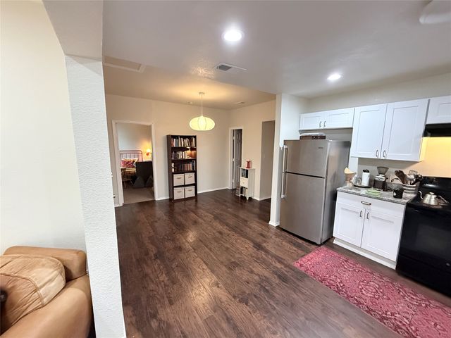 807 Kaufman Street, Waxahachie, TX 75165