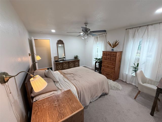 807 Kaufman Street, Waxahachie, TX 75165