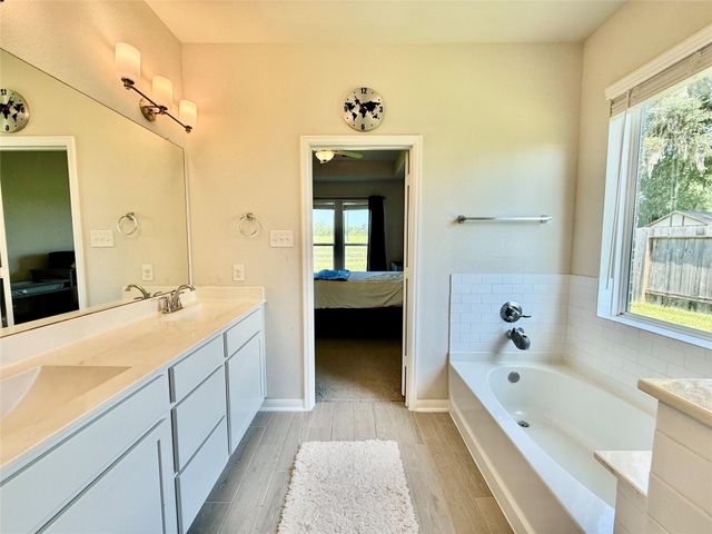 307 Twin Lakes Blvd West, West Columbia, TX 77486