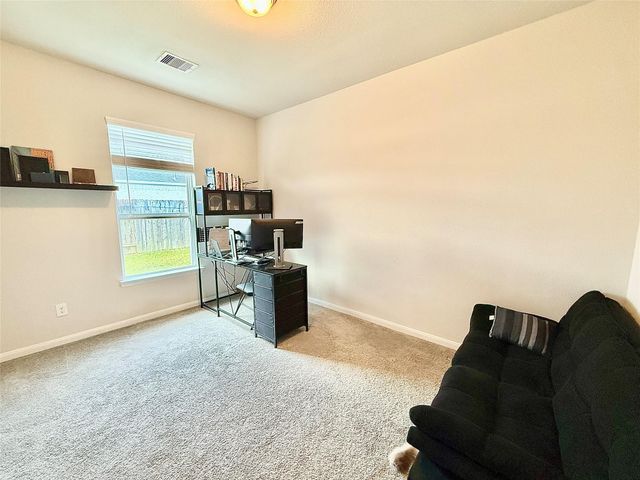 307 Twin Lakes Blvd West, West Columbia, TX 77486
