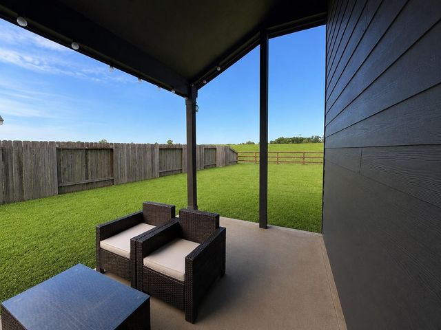 307 Twin Lakes Blvd West, West Columbia, TX 77486