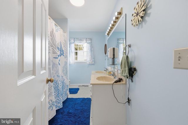 15613 NATURAL WELL RD, Williamsport, MD 21795