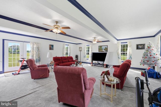 15613 NATURAL WELL RD, Williamsport, MD 21795