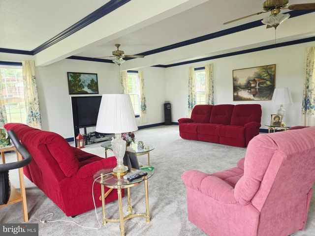 15613 NATURAL WELL RD, Williamsport, MD 21795