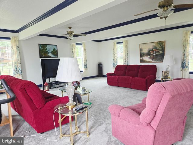 15613 NATURAL WELL RD, Williamsport, MD 21795