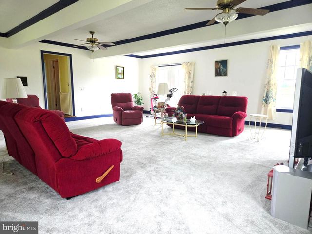15613 NATURAL WELL RD, Williamsport, MD 21795