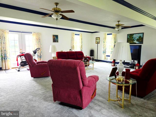 15613 NATURAL WELL RD, Williamsport, MD 21795
