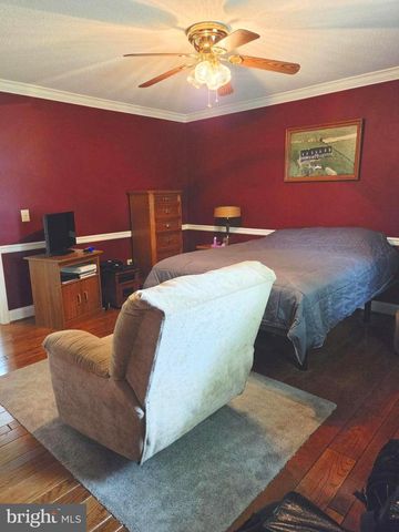 15613 NATURAL WELL RD, Williamsport, MD 21795