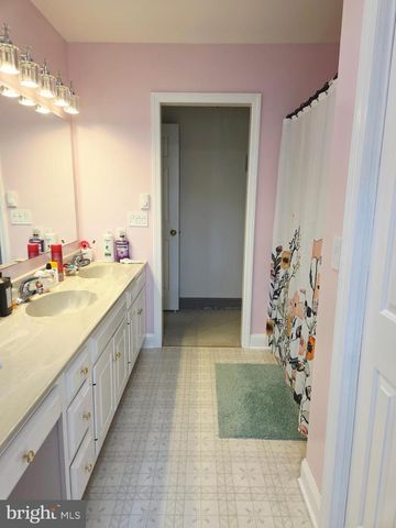 15613 NATURAL WELL RD, Williamsport, MD 21795