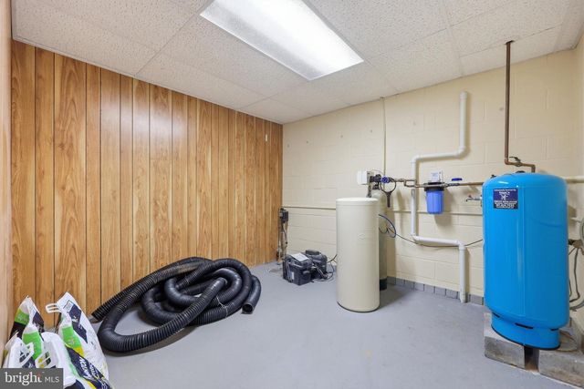 15613 NATURAL WELL RD, Williamsport, MD 21795