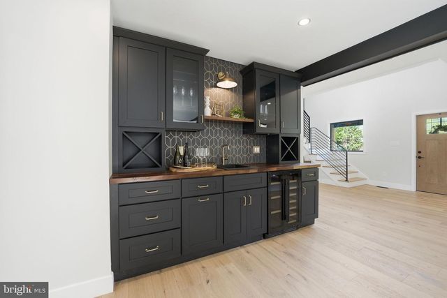 7109 IDYLWOOD RD, Falls Church, VA 22043