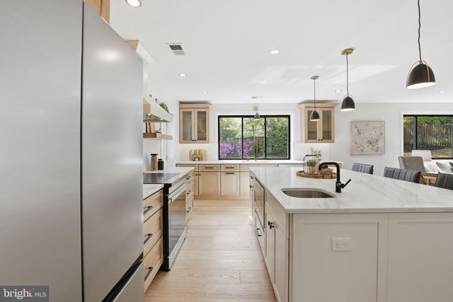 7109 IDYLWOOD RD, Falls Church, VA 22043