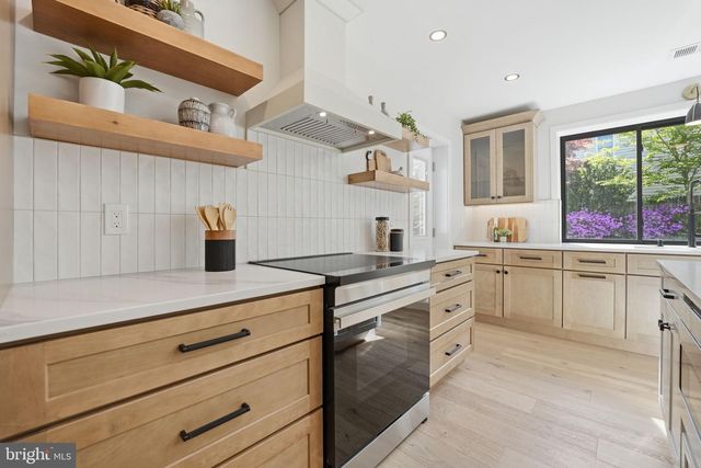 7109 IDYLWOOD RD, Falls Church, VA 22043