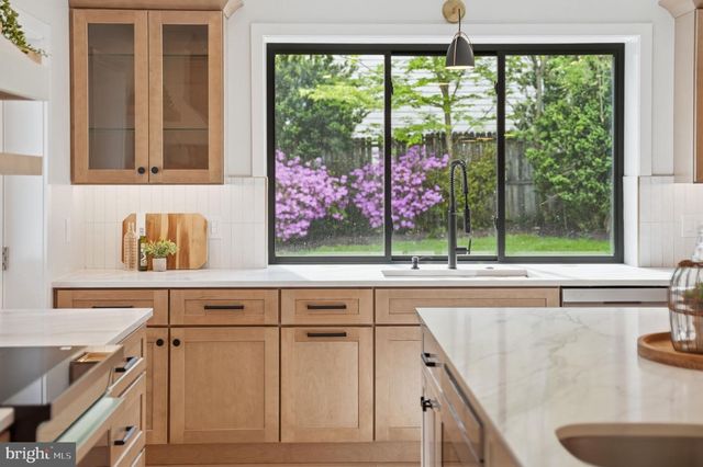 7109 IDYLWOOD RD, Falls Church, VA 22043