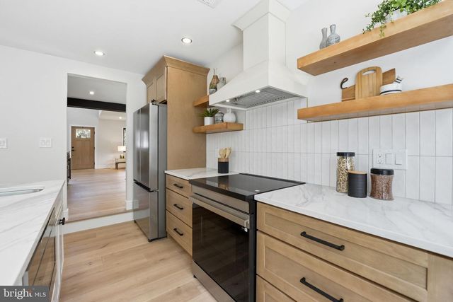7109 IDYLWOOD RD, Falls Church, VA 22043