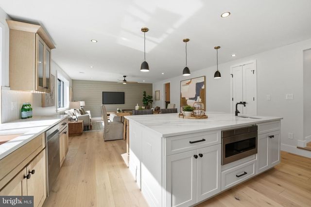 7109 IDYLWOOD RD, Falls Church, VA 22043