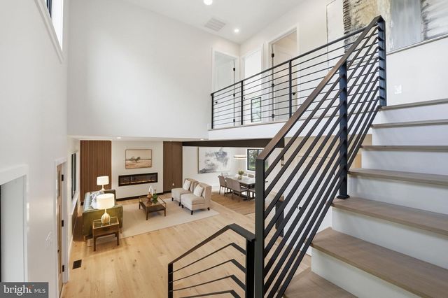 7109 IDYLWOOD RD, Falls Church, VA 22043