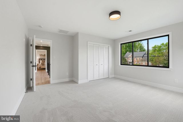 7109 IDYLWOOD RD, Falls Church, VA 22043