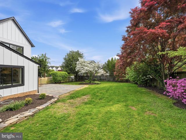 7109 IDYLWOOD RD, Falls Church, VA 22043