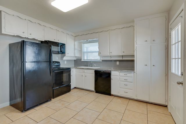 6612 Avalon Drive, Watauga, TX 76148