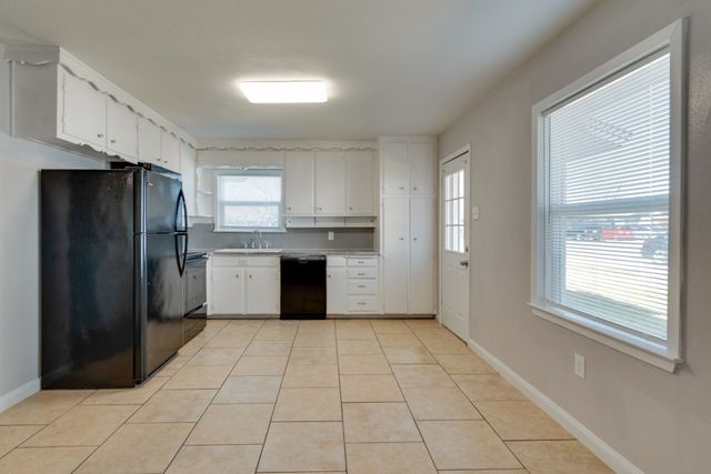 6612 Avalon Drive, Watauga, TX 76148