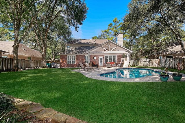 23 E Summer Storm Circle, The Woodlands, TX 77381