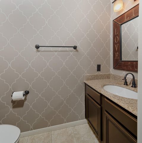 23 E Summer Storm Circle, The Woodlands, TX 77381