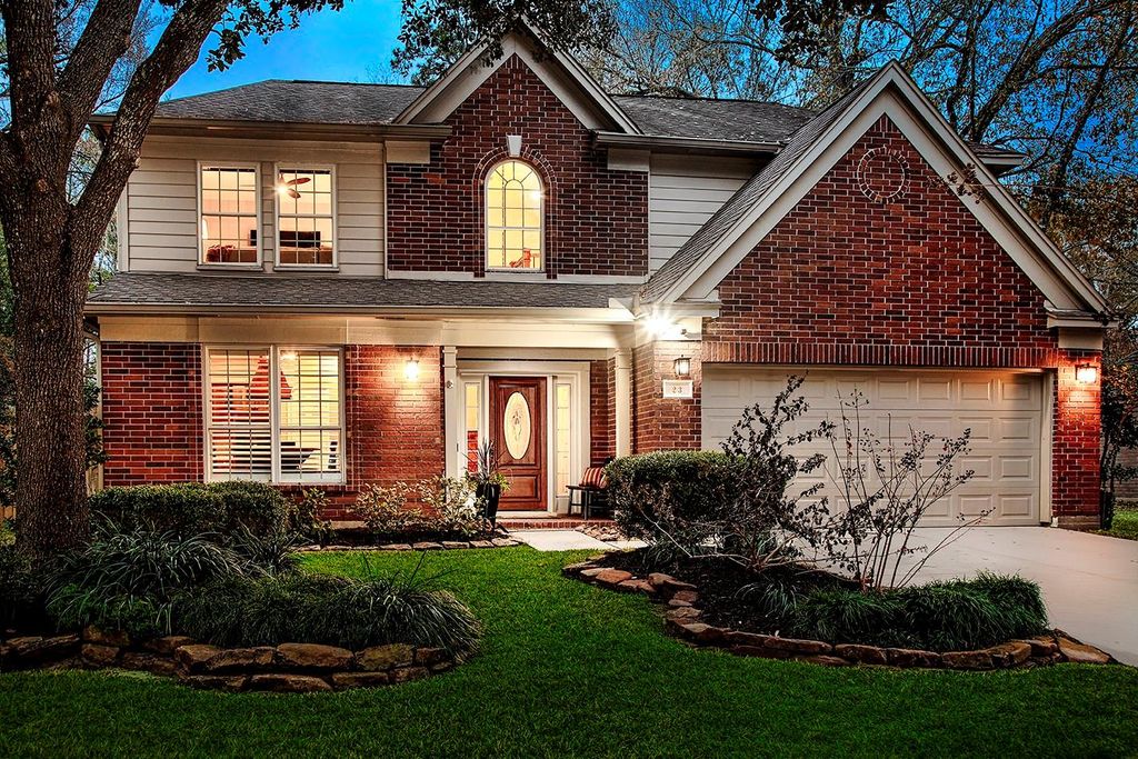 23 E Summer Storm Circle, The Woodlands, TX 77381