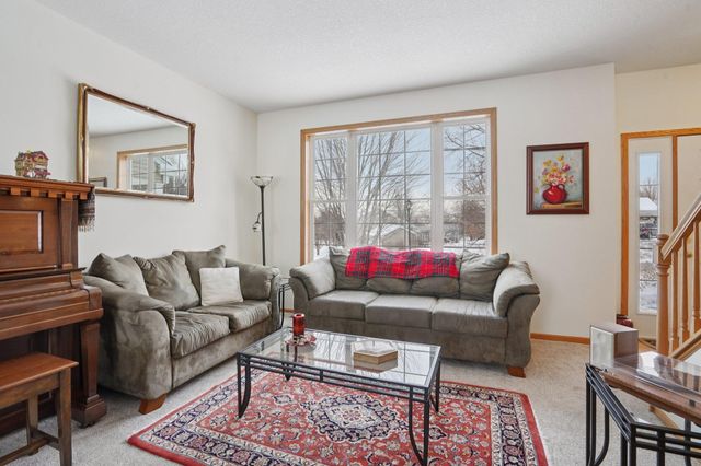 3913 Oxford Drive, Woodbury, MN 55125