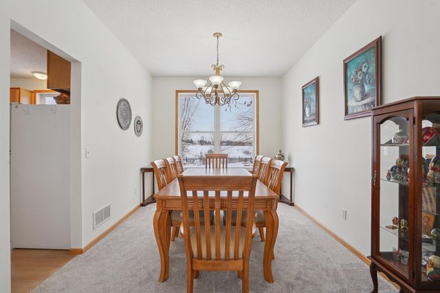 3913 Oxford Drive, Woodbury, MN 55125