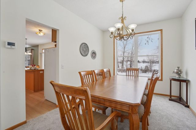 3913 Oxford Drive, Woodbury, MN 55125