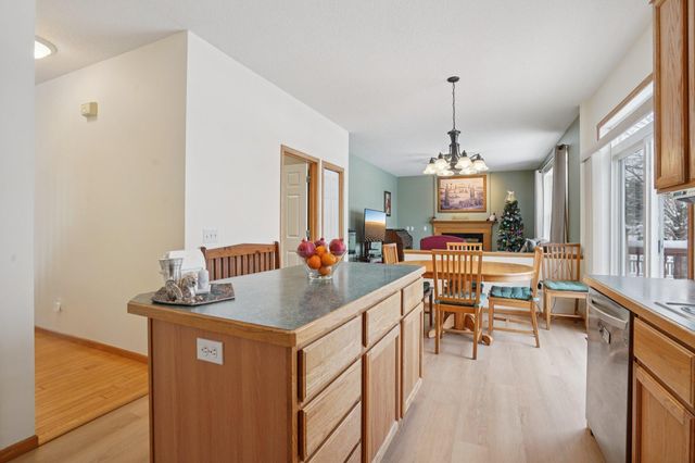 3913 Oxford Drive, Woodbury, MN 55125