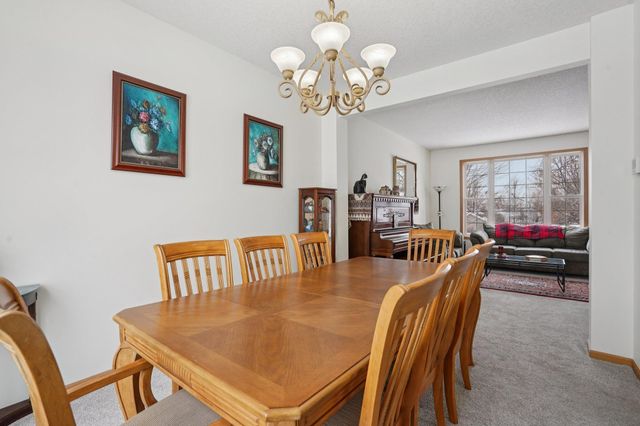 3913 Oxford Drive, Woodbury, MN 55125