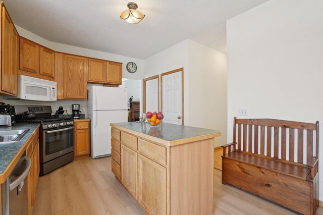 3913 Oxford Drive, Woodbury, MN 55125