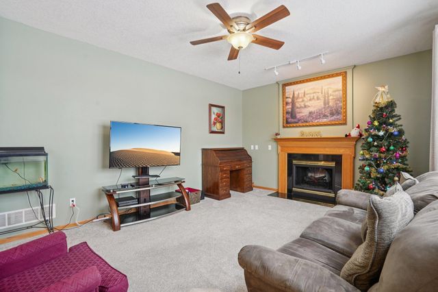 3913 Oxford Drive, Woodbury, MN 55125