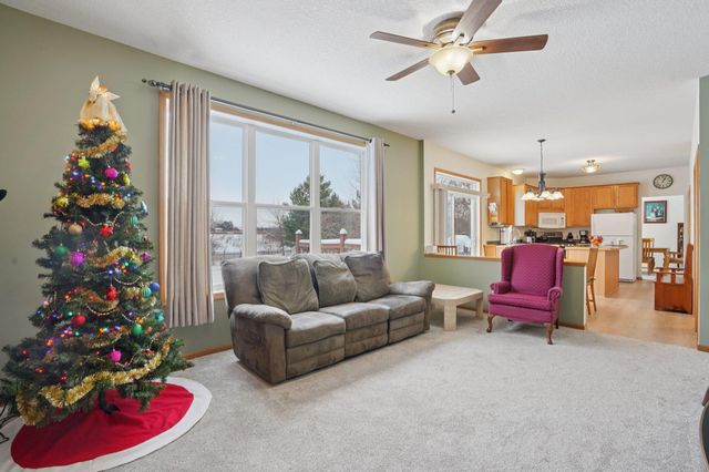 3913 Oxford Drive, Woodbury, MN 55125