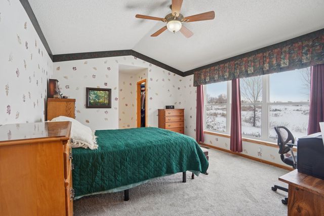 3913 Oxford Drive, Woodbury, MN 55125