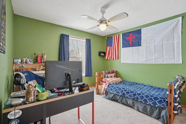 3913 Oxford Drive, Woodbury, MN 55125