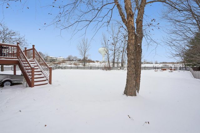 3913 Oxford Drive, Woodbury, MN 55125