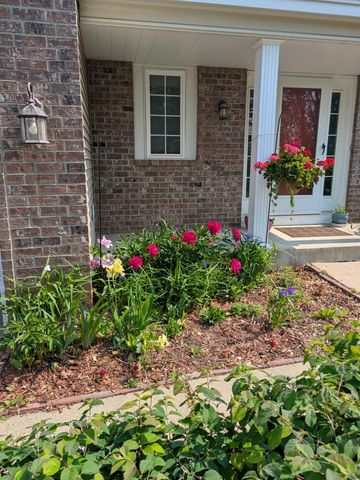 3913 Oxford Drive, Woodbury, MN 55125