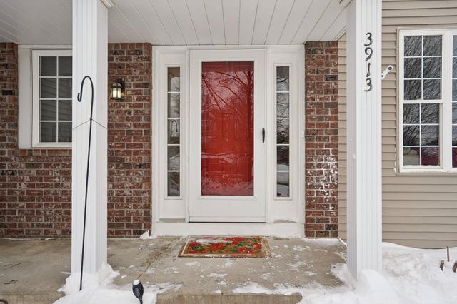 3913 Oxford Drive, Woodbury, MN 55125