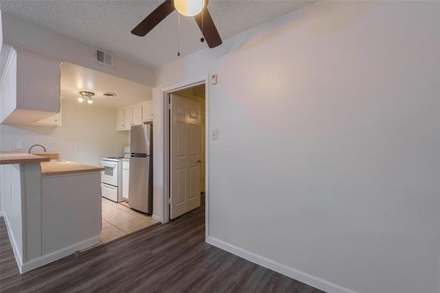 5151 Richmond Avenue 204, Houston, TX 77056