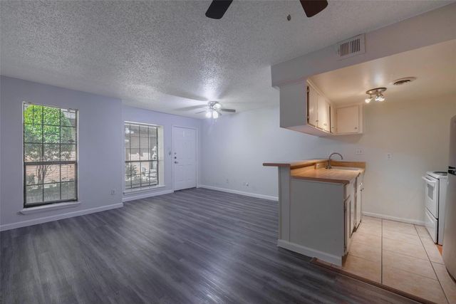 5151 Richmond Avenue 204, Houston, TX 77056