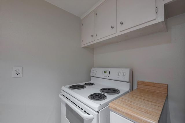 5151 Richmond Avenue 204, Houston, TX 77056