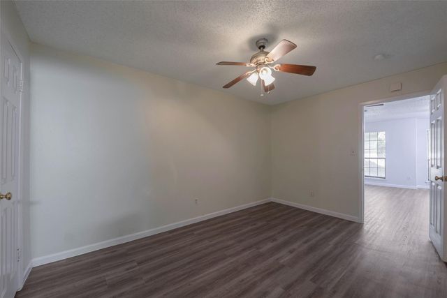 5151 Richmond Avenue 204, Houston, TX 77056