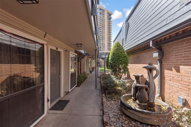 5151 Richmond Avenue 204, Houston, TX 77056