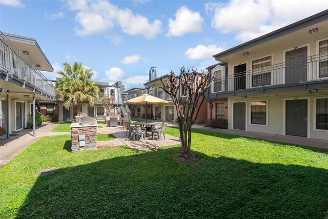 5151 Richmond Avenue 204, Houston, TX 77056