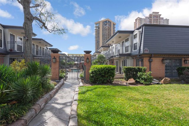 5151 Richmond Avenue 204, Houston, TX 77056