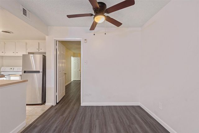 5151 Richmond Avenue 204, Houston, TX 77056